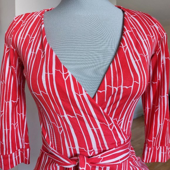 Diane Von Furstenberg Red and White Wrap Midi Dress - Picture 2 of 14